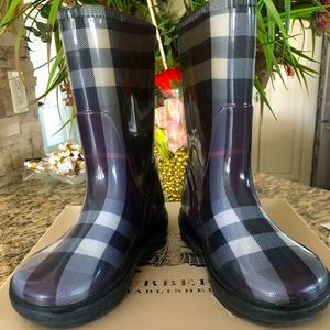 Burberry rain boots(UE 31-32, US 12 1/2-13 1/2)